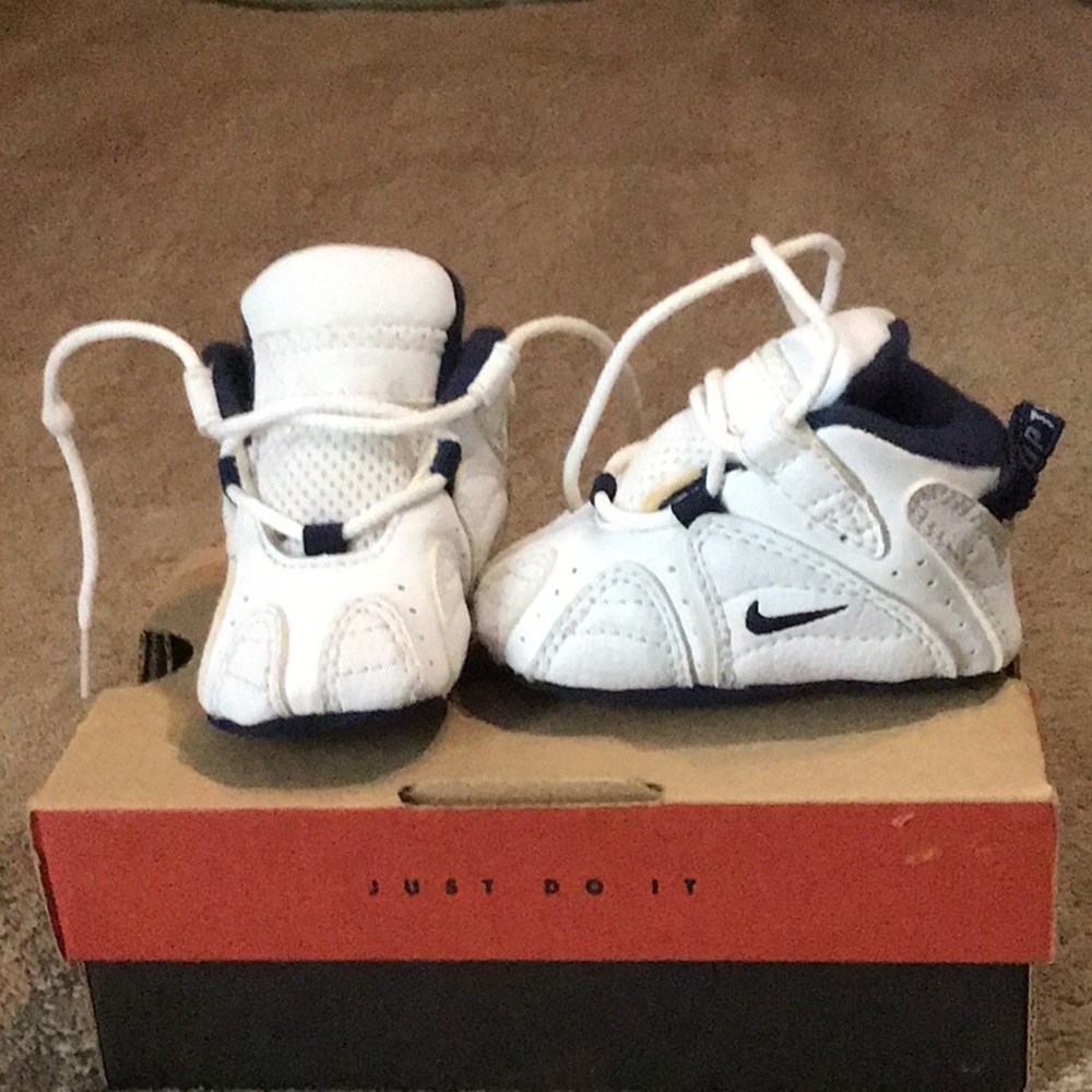 Toddler Nike sneakers